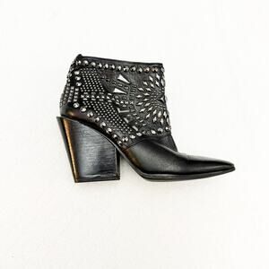 Vince Camuto Creed Leather Pointy Toe Western Embellished Bootie Size 7.5